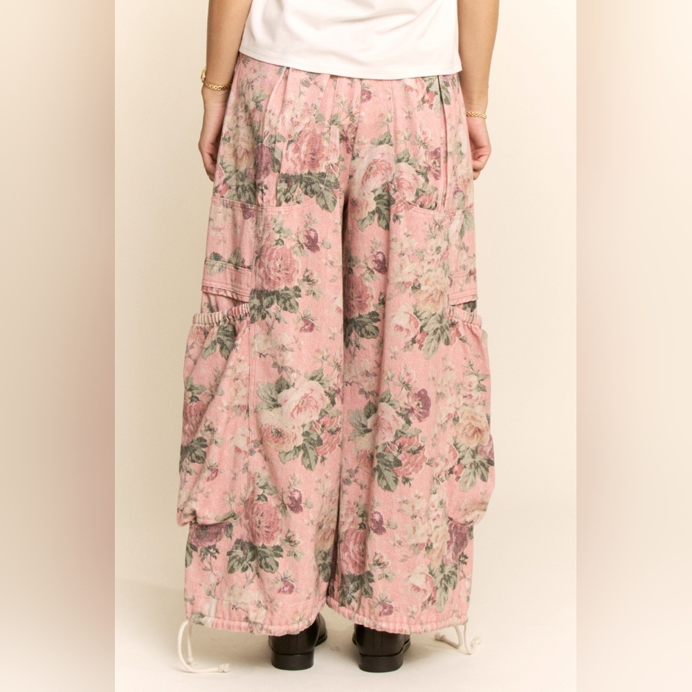 DAVI & DANI Pink Floral Wide-Leg Cropped Cargo Pants - Picture 6 of 10